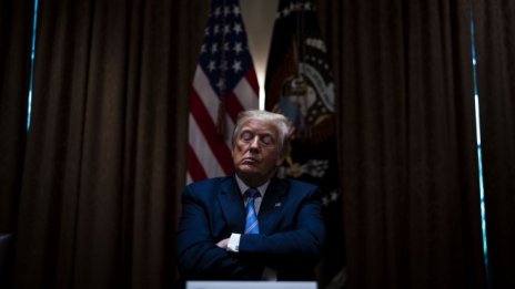 Facebook изтрива рекламни кампании на Тръмп заради нацистки символ