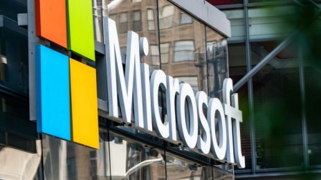 „Шокиращо силна“ прогноза на Microsoft за 2023 г. успокои инвеститорите