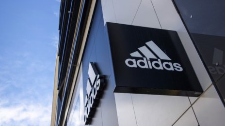 Adidas предупреди за по-слаба печалба заради блокадите в Китай