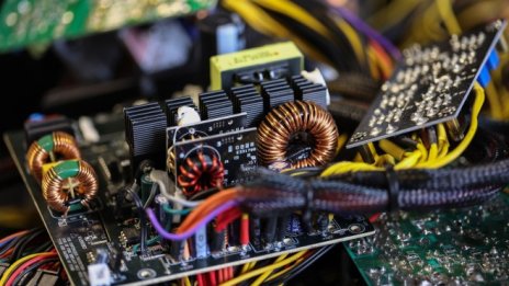 Сеул разследва свързани с криптомонети валутни трансакции за 3,4 млрд. долара