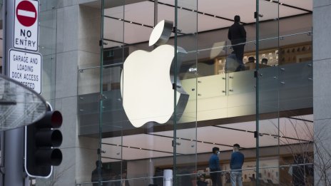 На години сме от автомобила на Apple