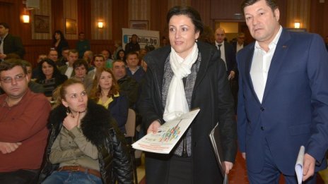 Десислава Танева: Новата програма за селските райони тръгва през март