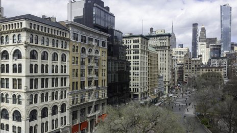 Банковата криза засяга затруднените имотни акции в САЩ