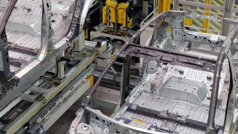 Стоманодобивният сектор в Китай предупреди за щети от ценовата война при електромобилите