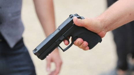 Убит ли бе малкият спестител или сам дръпна спусъка?