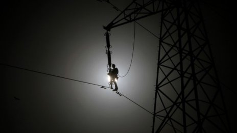 Временната комисия за "ЧЕЗ България" още няма отговор как се финансира сделката