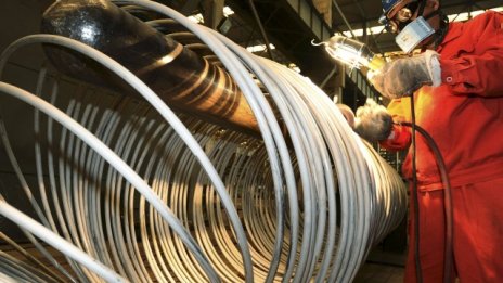 Графика на деня: Какъв дял от общото потребление на суровини се пада на Китай