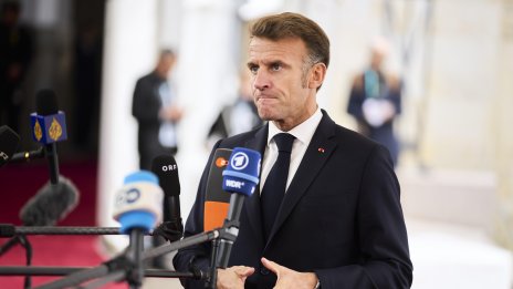 Защо кризата на Макрон отслабва Европа?