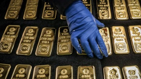 Златото поскъпва на фона на рекордния брой новозаразени с коронавирус