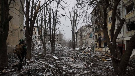 Русия унищожава с авиобомби следващия град в Донбас - Костянтинивка