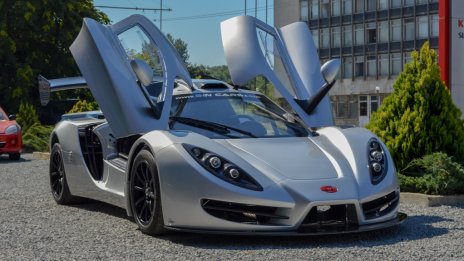 Изпълнителният директор на „Син Карс“ е започнал да получава заплата от август 2024 г.