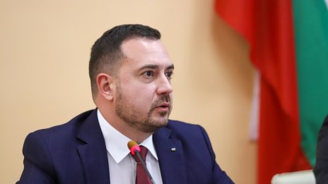 Богдан Богданов: Не е обсъждан таван на цените на горивата в България