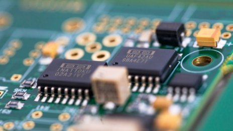 IBM: Недостигът на чипове може да продължи още две години