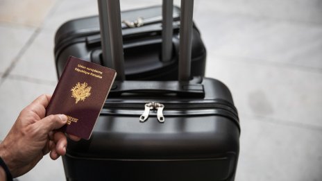 Индонезия привлича инвеститори със златни визи