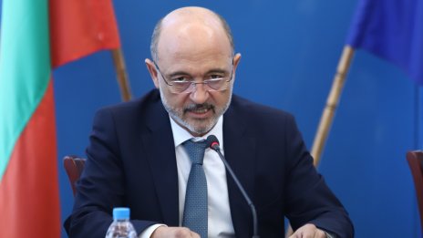 Здравното министерство обмисля намаляване на срока на Covid карантината