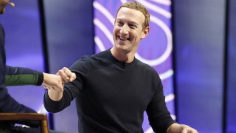 Facebook плаща допълнителен бонус заради коронавируса