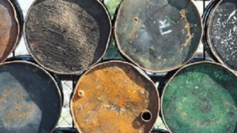 Цените на петрола спадат до най-ниските си стойности от 4 години насам*