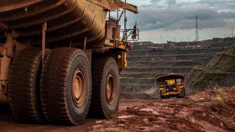 По-евтините суровини помрачават прогнозите за бъдещето на икономиката