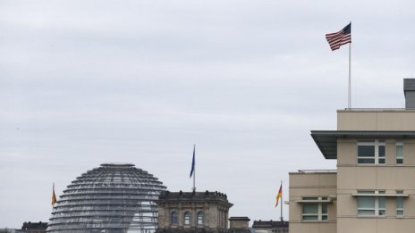 САЩ подслушвали Меркел чрез посолството си в Берлин?