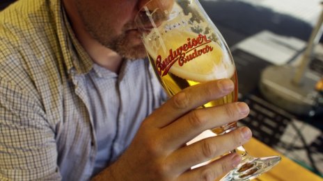 Budweiser насочва усилията си към нова услуга във Facebook