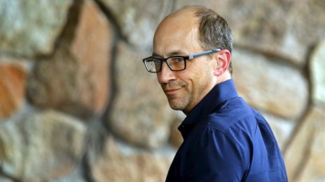 Новото занимание на Дик Костоло - да пише сценарии за "Силициевата долина"