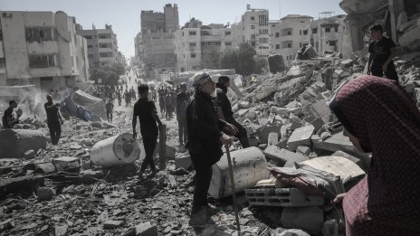 Израел и "Хамас" подписаха първата фаза от американското мирно споразумение за Газа