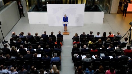 Рискованият залог на Мей може да се окаже губещ