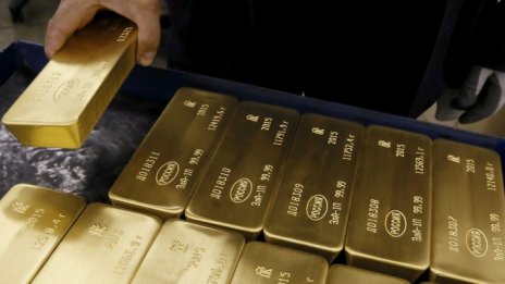 Златото поевтиня до 9-месечно дъно