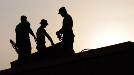 Летният подем в строителството се ускорява през август