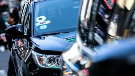 Шофьорите на Uber и Lyft претеглят риска във време на епидемия