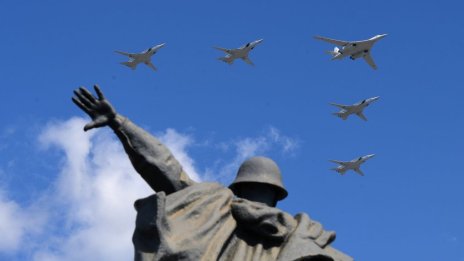 Украйна се похвали с първи свален стратегически бомбардировач Ту-22