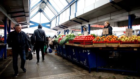 Цените на едро на картофи, моркови, кисело мляко, олио и пилешко месо се повишават през седмицата