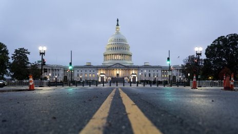 Американският Сенат се приближава към одобрение на помощта за Украйна