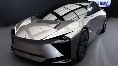 Япония се моли за чудо с технологията за твърдотелни батерии