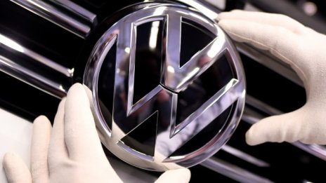 Синдикатите на VW поставиха условия за новия завод в Източна Европа
