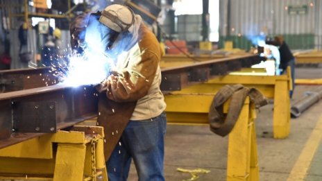 Икономиката расте с 3,7% за тримесечието, показват експресните оценки на НСИ