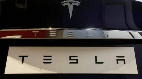 Tesla иска да набере свеж капитал 