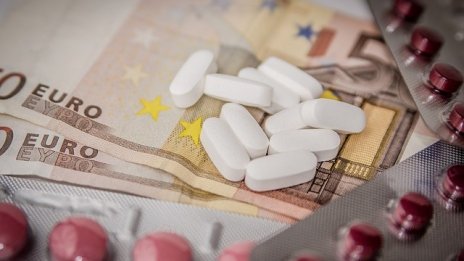 Фармацевтични фирми и държавата обединяват сили срещу дефицита на лекарства