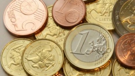 Над една пета от служителите у нас са нископлатени