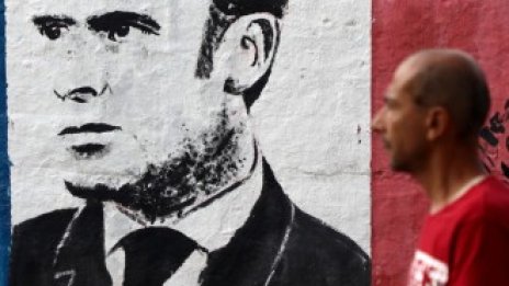 Макрон хвърля мюсюлманите на предна линия във френската политика