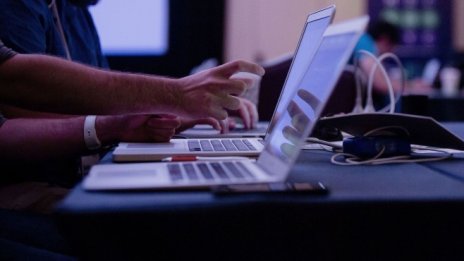 Топ щатски тех-компании под прицела на властите заради потребителски данни