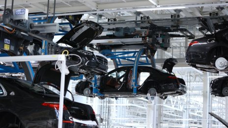 Mercedes ще преоборудва заводите си в Германия, Китай и Унгария