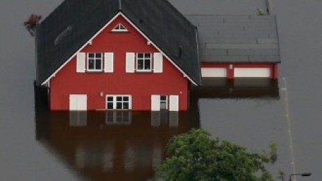 Наводненията в Европа ще струват до 4,5 млрд. долара на застрахователите