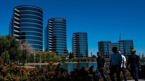 Oracle отчита по-силна от очакваното печалба, приходите от облачни услуги скачат с 44%