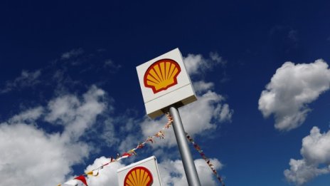 Печалбата на Shell се срива с две трети през второто тримесечие