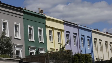 Пазарът на жилища във Великобритания ще се охлади тази година