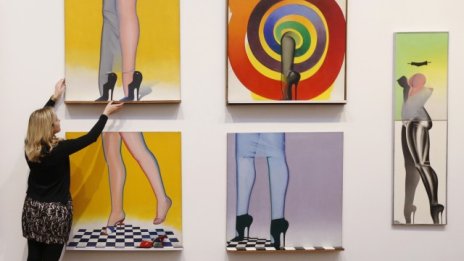 Аукционните къщи търсят начини да засилят влиянието си на пазара на изкуството