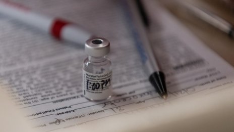 Кой е правилният подход за ускоряване на ваксинацията?