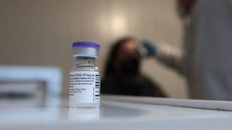 България и Румъния търсят варианти за изтичащия срок на годност на ваксините им