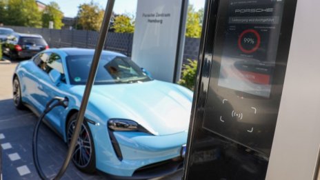 Porsche планира глобална сервизна акция за Taycan заради софтуерна грешка